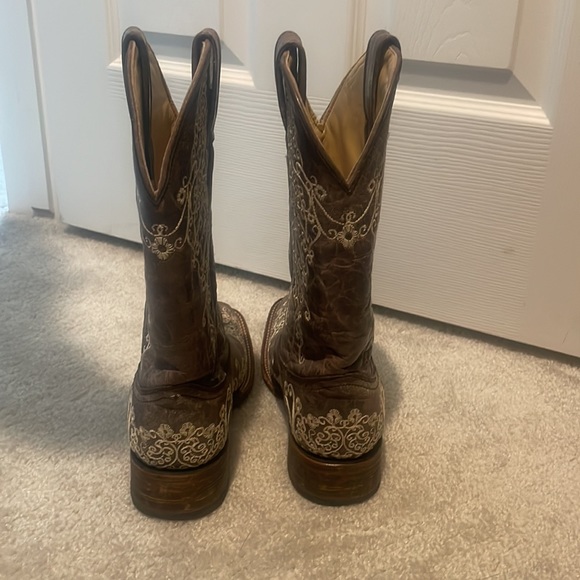 Beautiful Cowboy boots - Picture 5 of 9